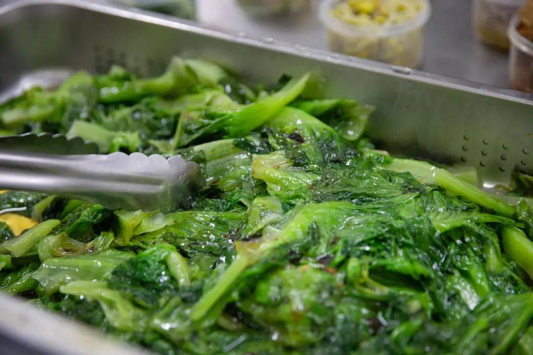陵水机关食堂里浓浓的邻里“味”开元棋牌民生实事“陵”距离(图10)